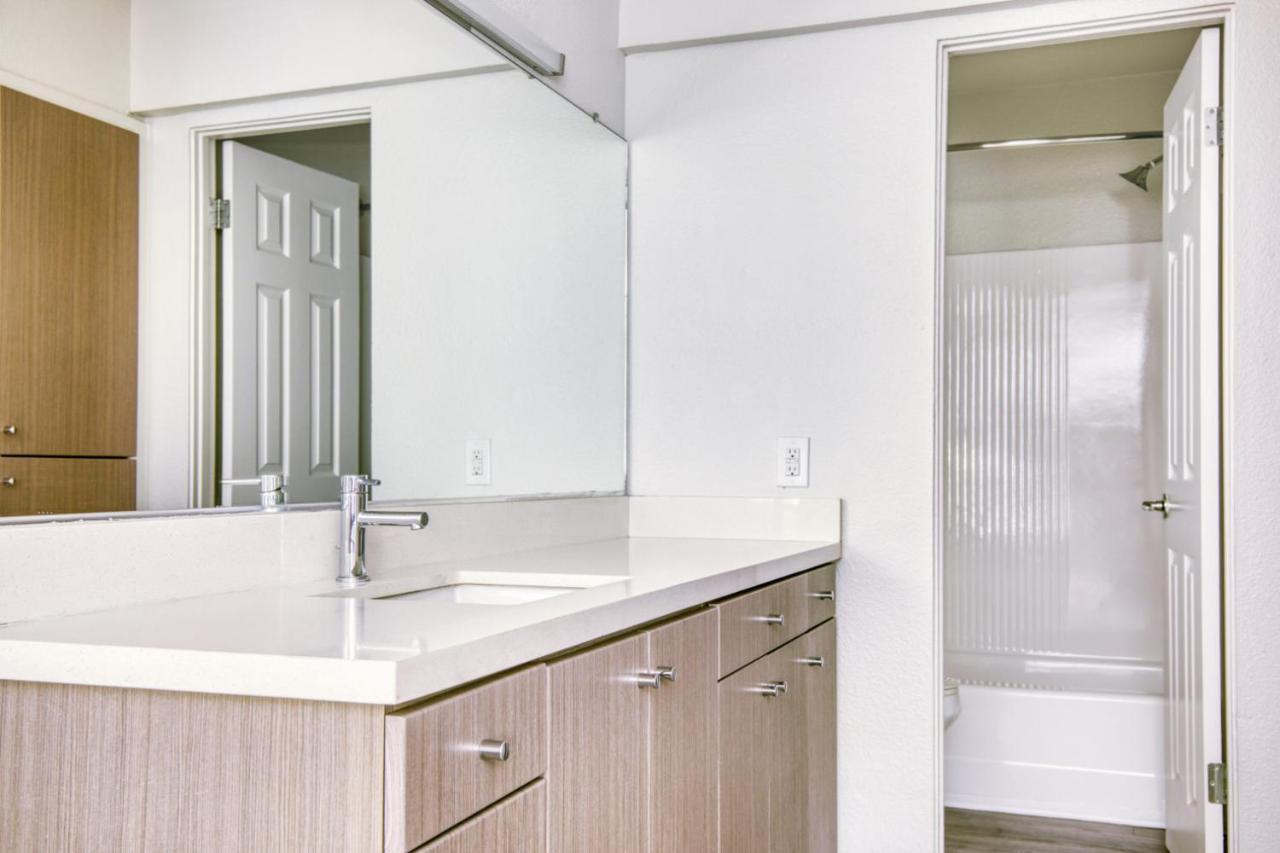Burbank 1br W Pool Wd Gym Nr Tj Wf Lax-787 Los Angeles
