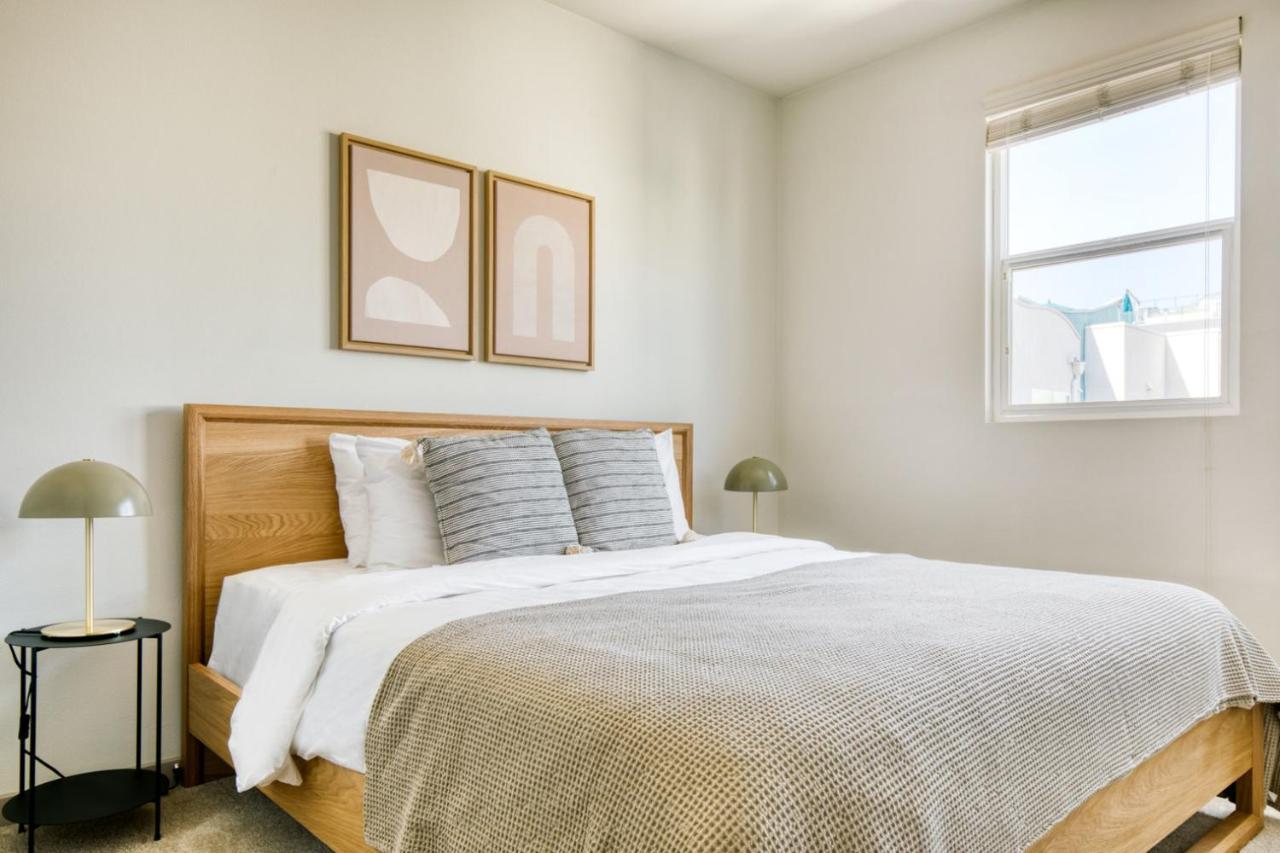 Apartment North Hollywood 2br W Gym Pool Near Tj Lax-881 Los Angeles