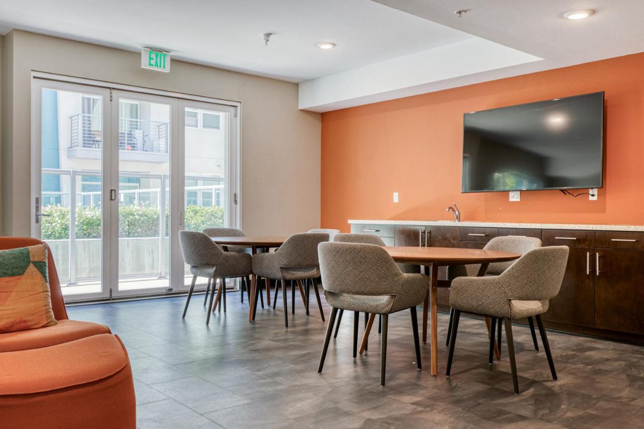 North Hollywood 2br W Gym Pool Near Tj Lax-881