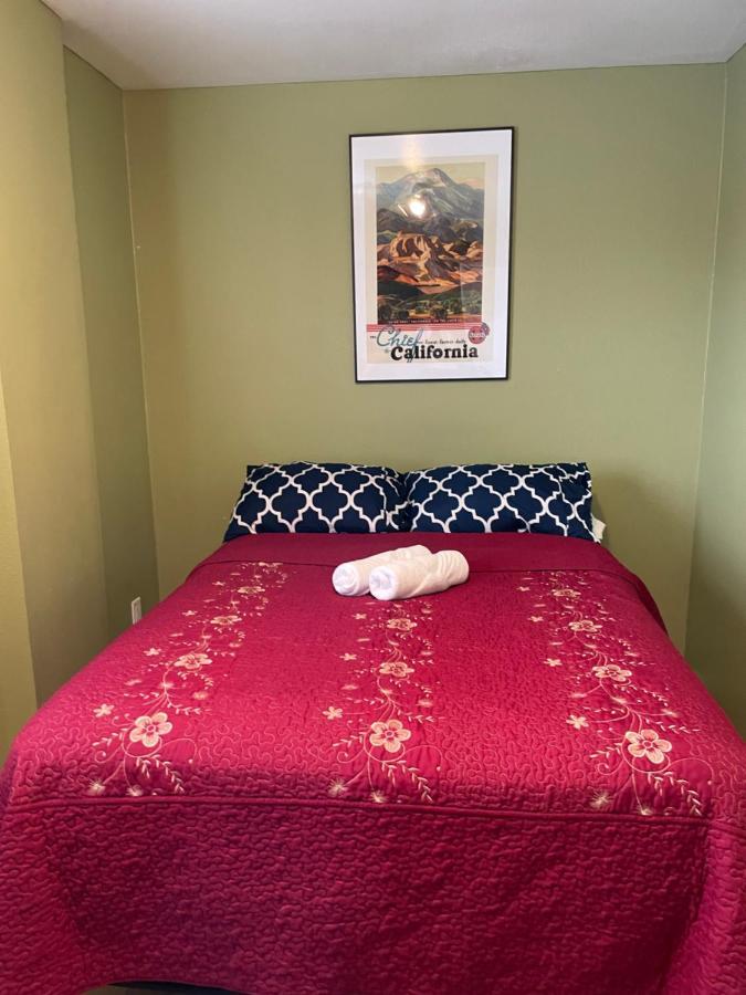 Private In Angeles With Wifi, Tv, And View Of Hollywood Sign & Shared Kitchen Los Angeles