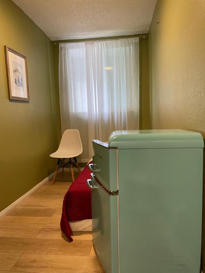 Small Private In With Free Strong Wifi!!!