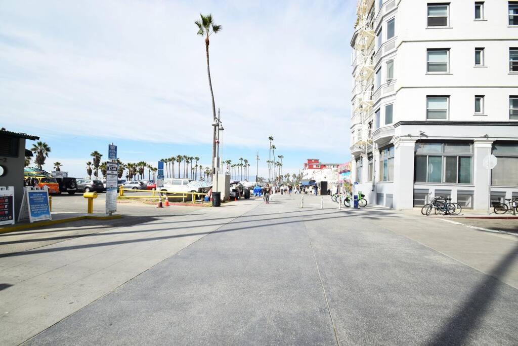 By The Ocean In Venice Los Angeles