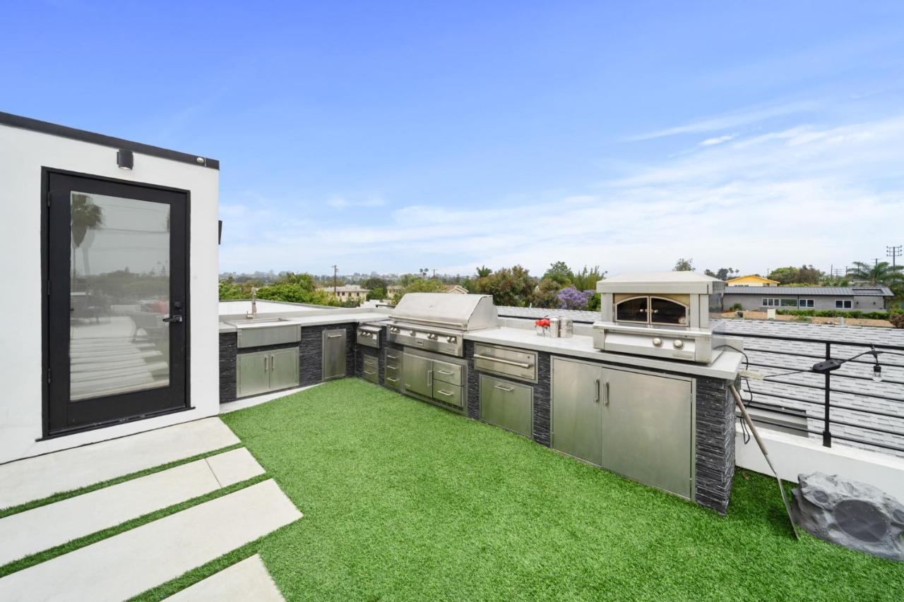 The Palms Pad - 5 Min From - Golf,arcade,sauna Holiday home Los Angeles