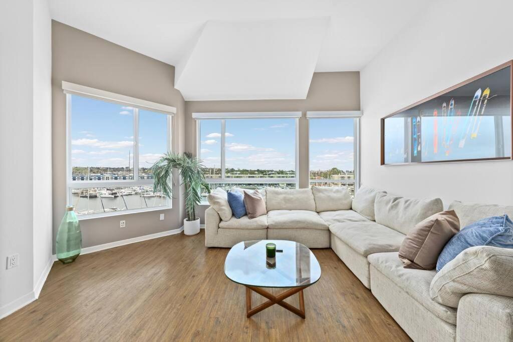 Penthouse Waterfront In The Heart Of Mdr/venice/sm