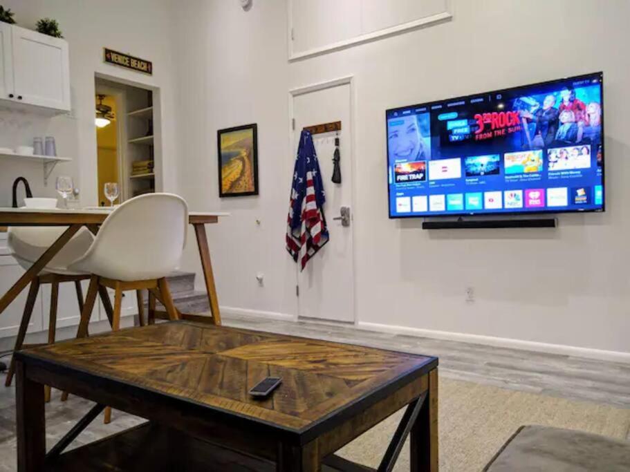 Monthly - Cozy 1 Bed Guest Near Venice Apartment