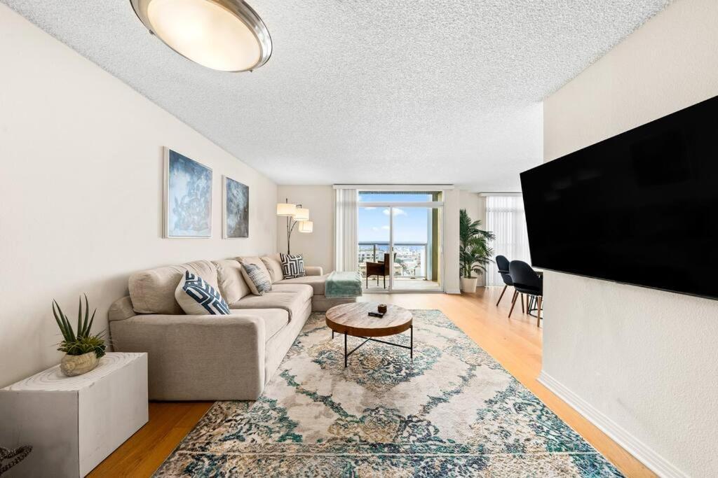 Smoky Quartz -marina View Spacious 3br Near Yacht Club *