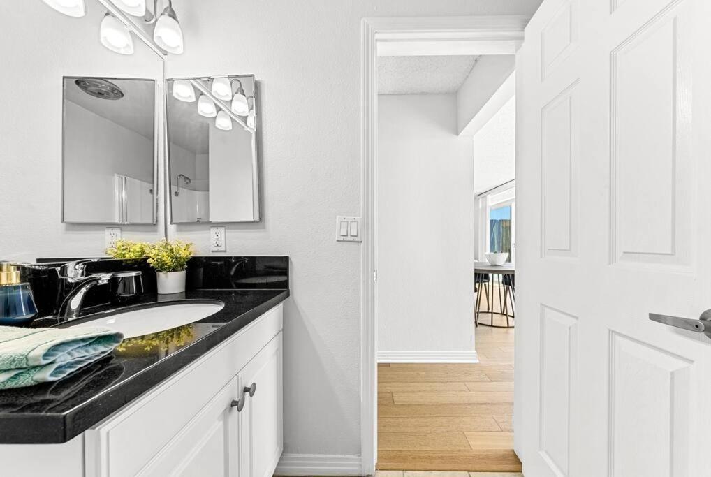 Smoky Quartz -marina View Spacious 3br Near Yacht Club *