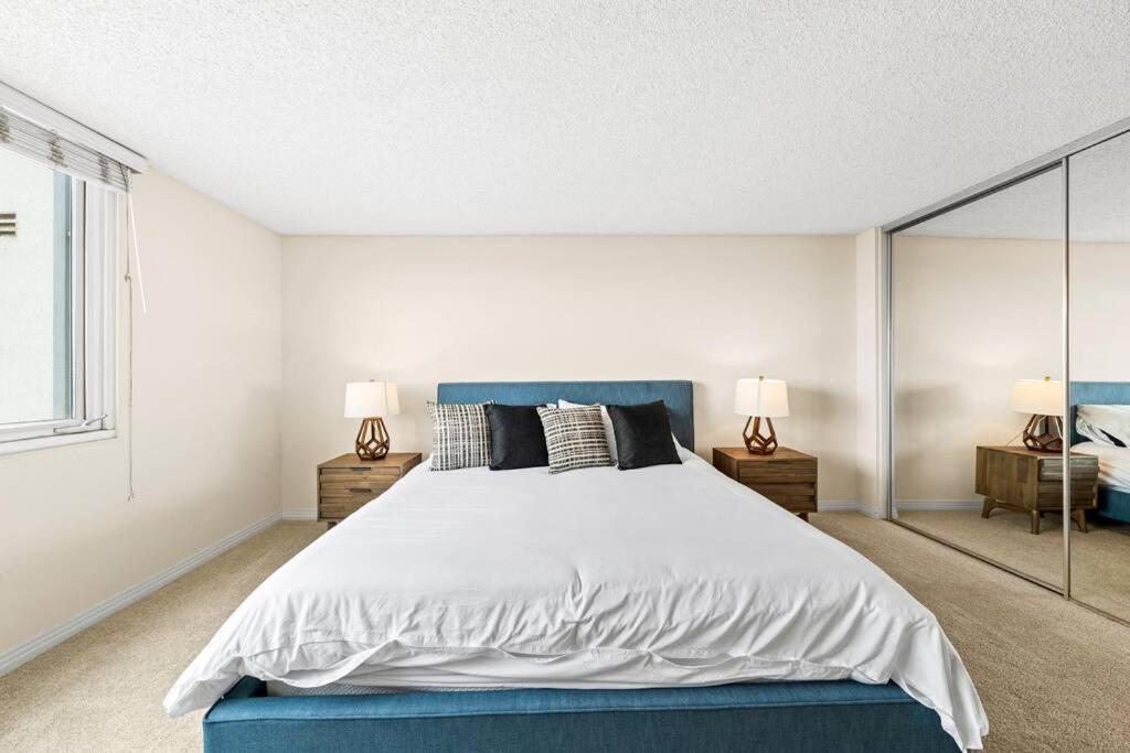 Smoky Quartz -marina View Spacious 3br Near Yacht Club Apartment