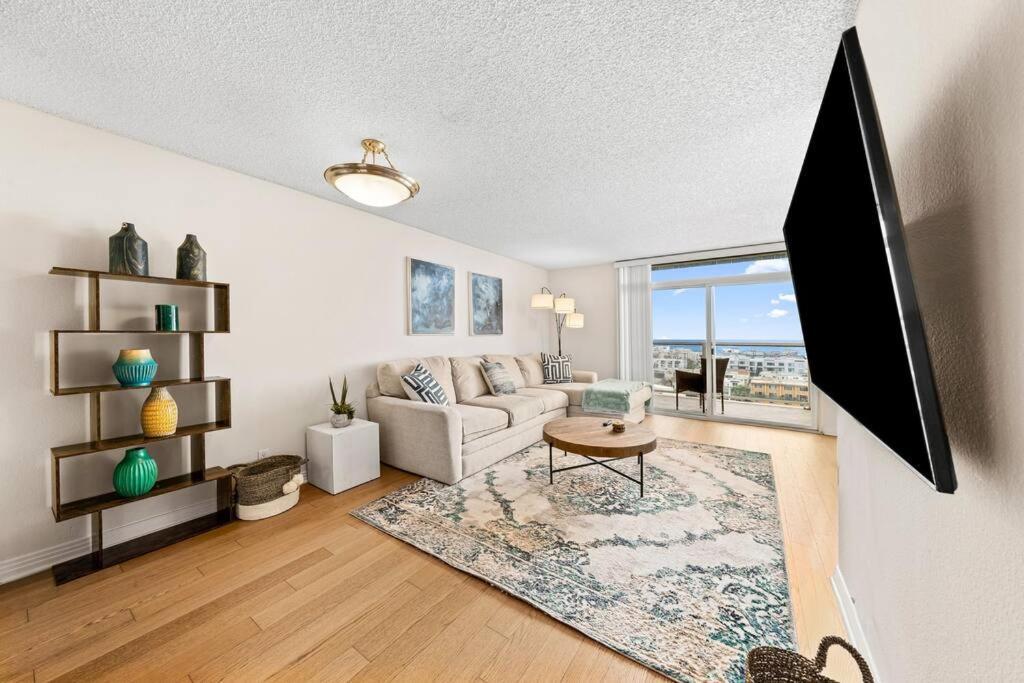 Smoky Quartz -marina View Spacious 3br Near Yacht Club Apartment *