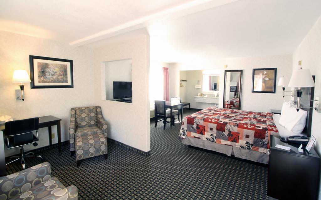 Sunburst & Motel 2*