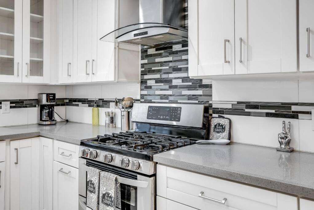 Prime Location! House W/pool 7 Mins To Universal, 10 Mins To Hollywood Pousada *