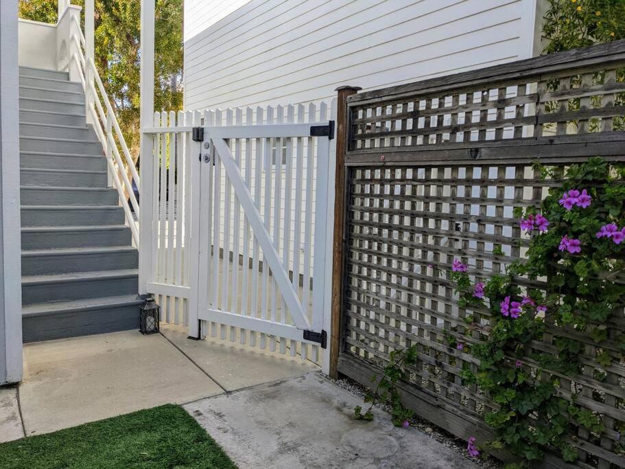 Venice Canals & Beach Apartment