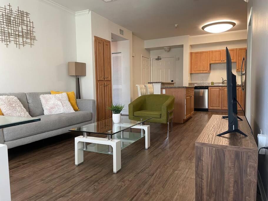 Apartment 3 Km To Venice Beach Boardwalk Sleeps 6