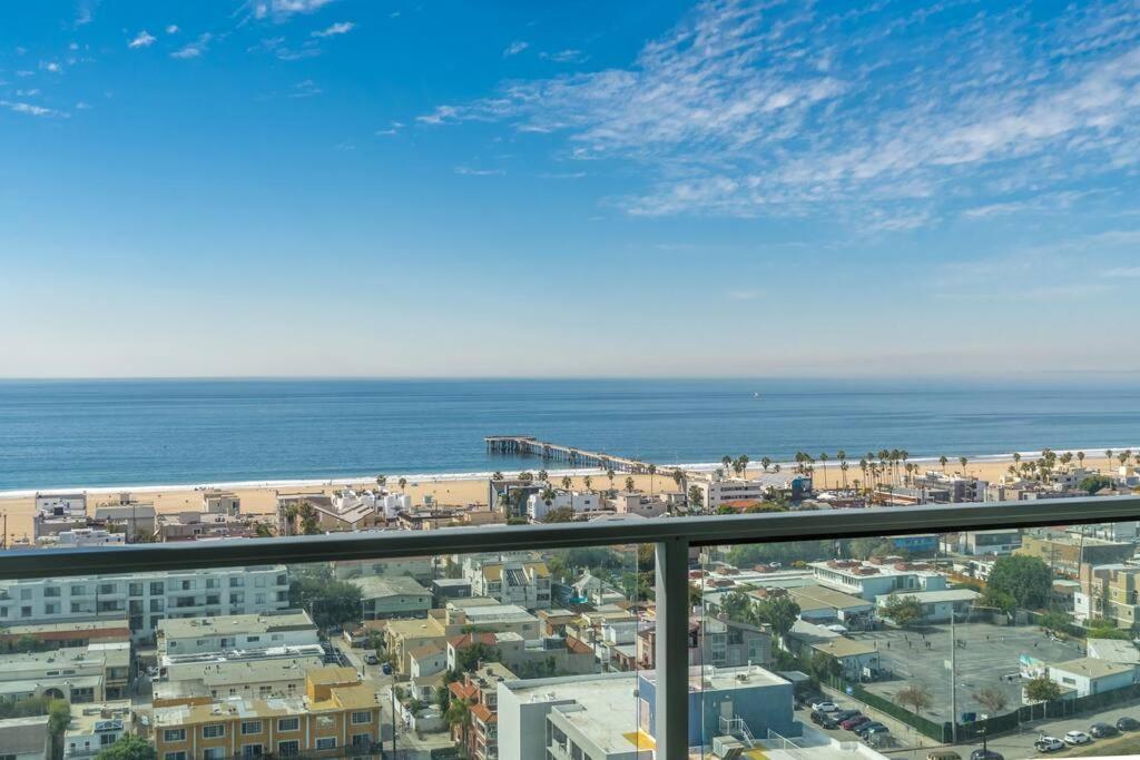 Panoramic Penthouse Venice/ Marina Del Rey. Apartment