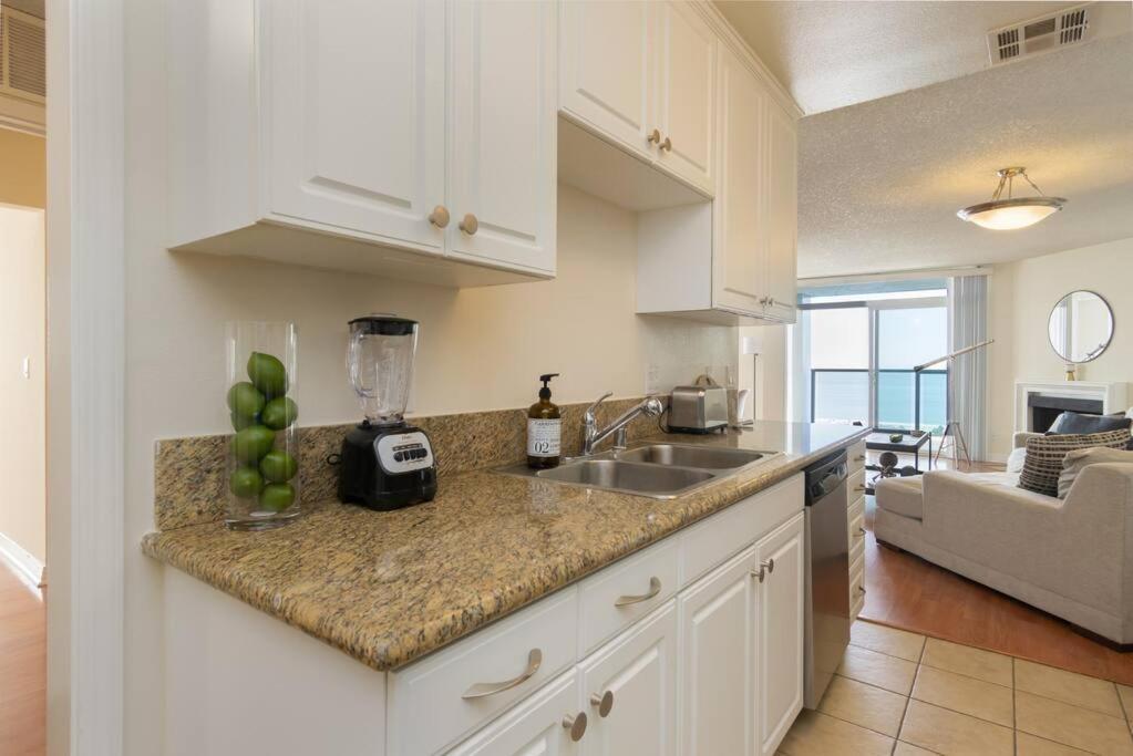 Panoramic Penthouse Venice/ Marina Del Rey. *