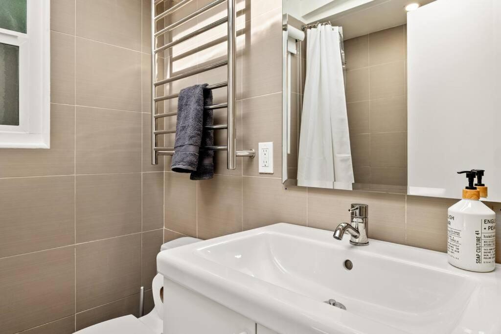 Holiday home Charming Zen Venice 3br W/patio & W/d