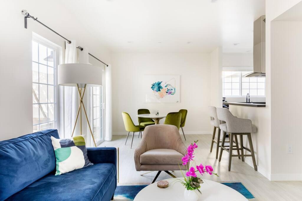 Hollywoodland Built In Exquisite Contemporary Style * Los Angeles