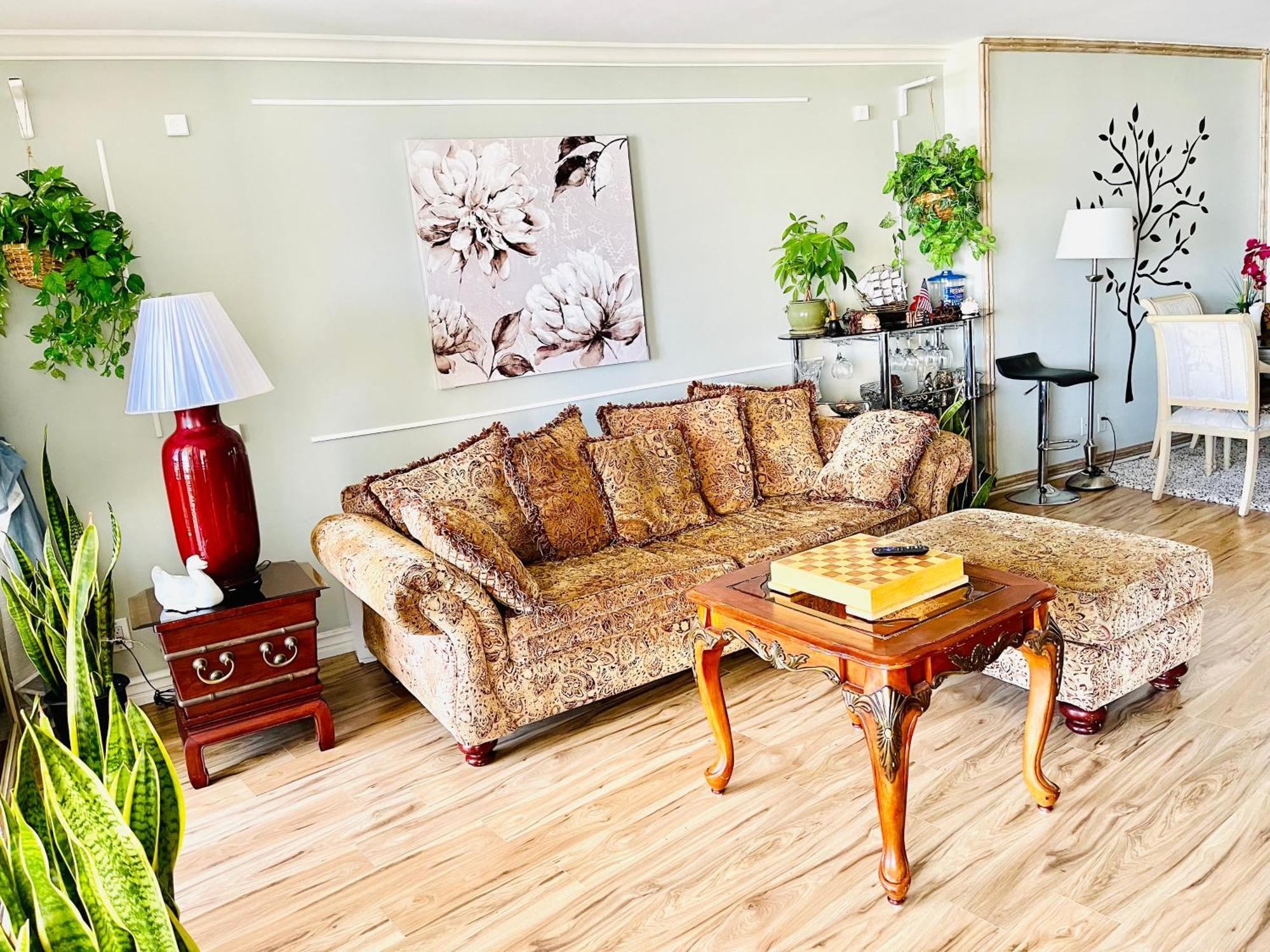 Luxury 1 Bd & 1br With Fantastic Marina View Apartment