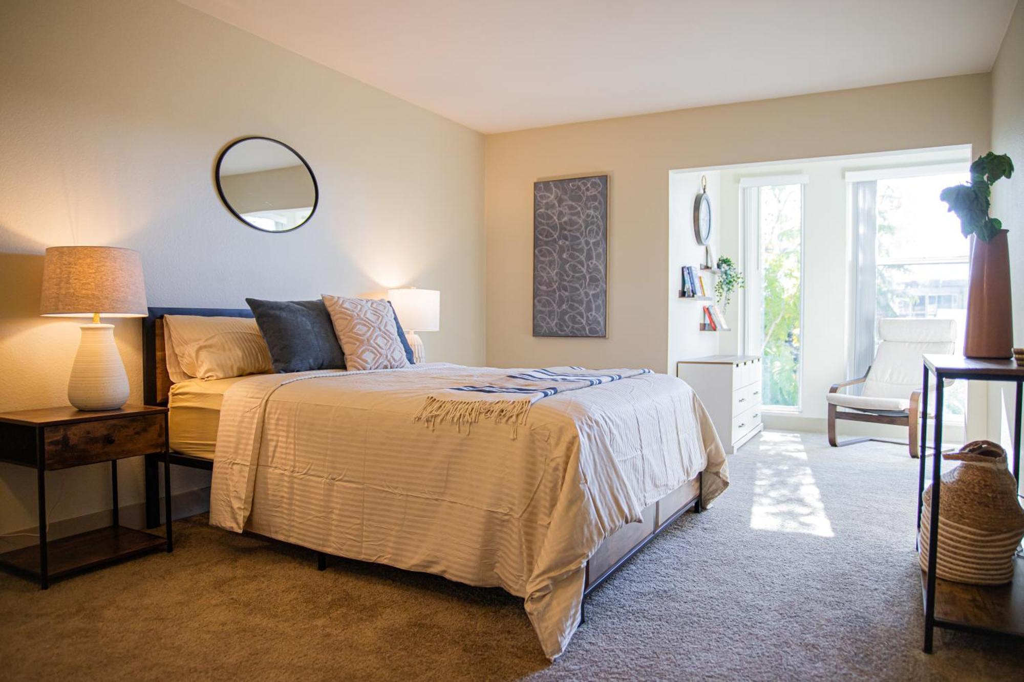 Luxurious With The Marina View Apartment