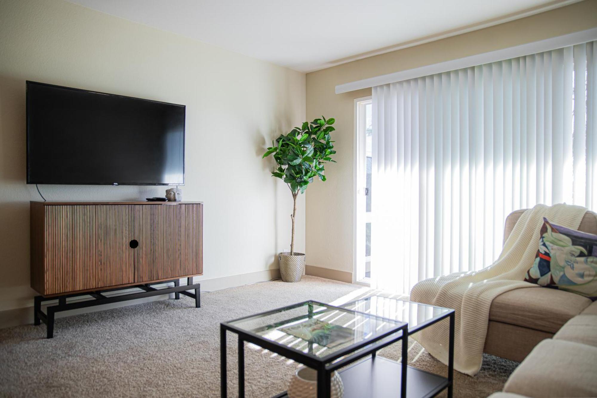Luxurious With The Marina View Apartment