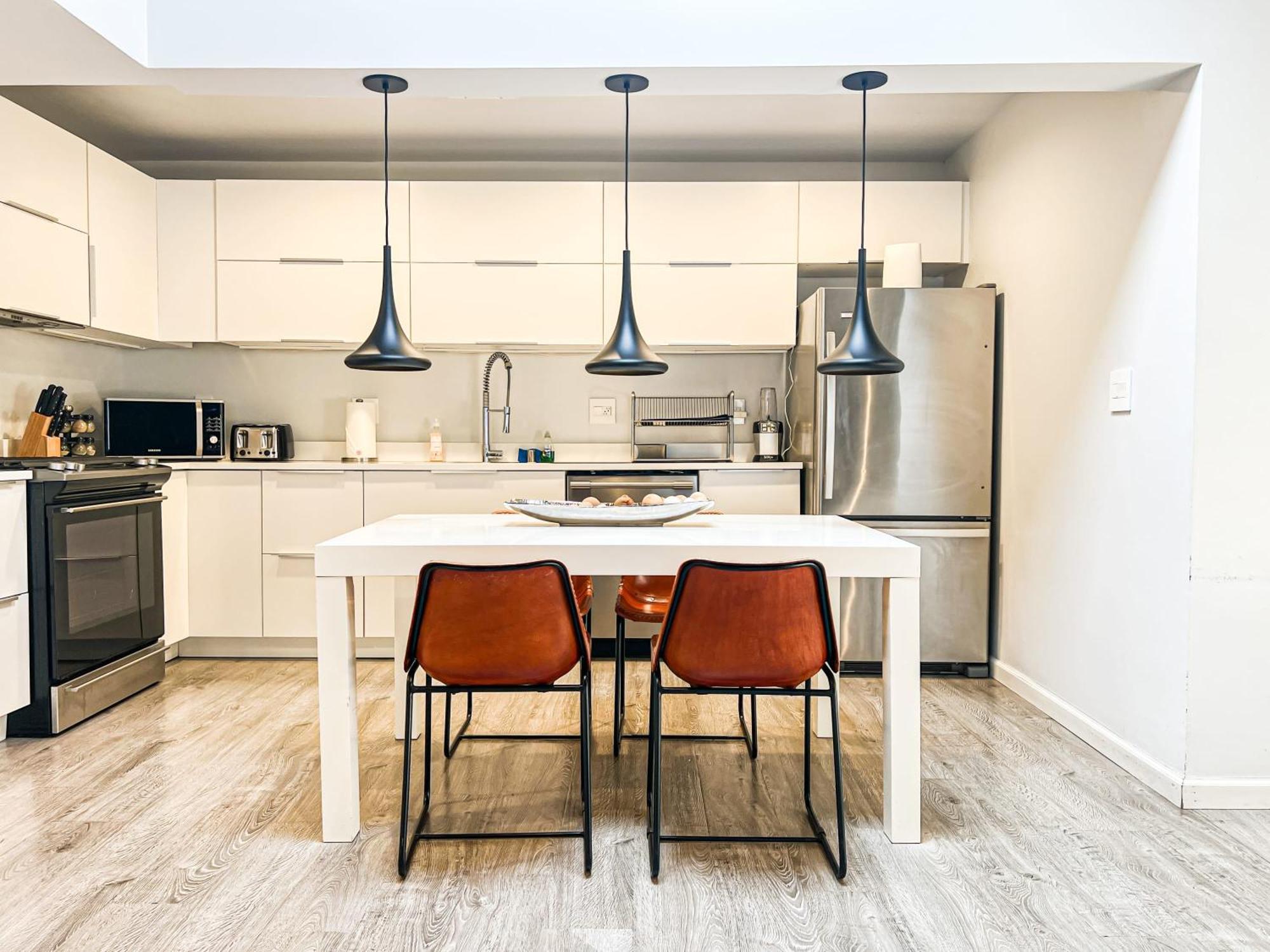 Spacious 2br Unit In An Outstanding Location * Los Angeles