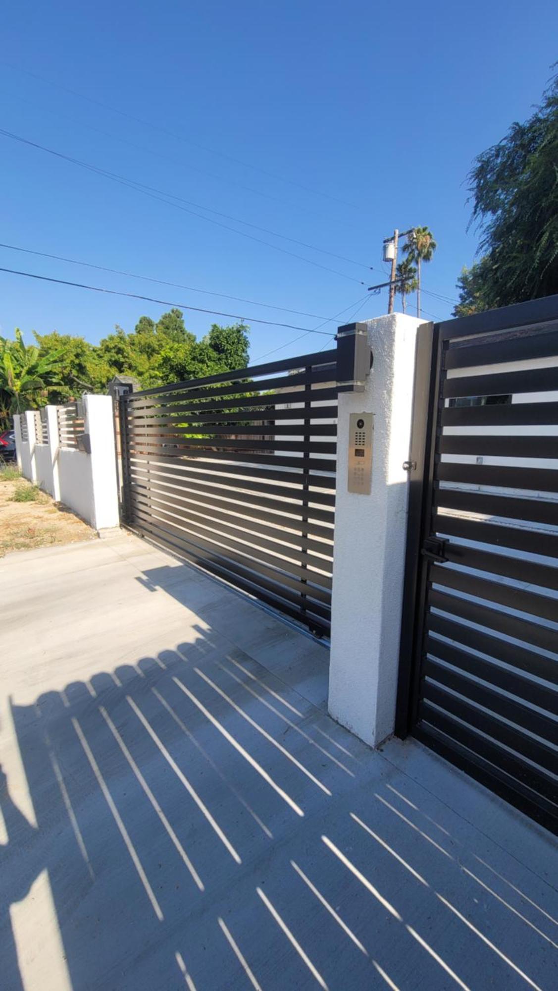 Gated Private House With Own Parking Sherman Oaks * Los Angeles