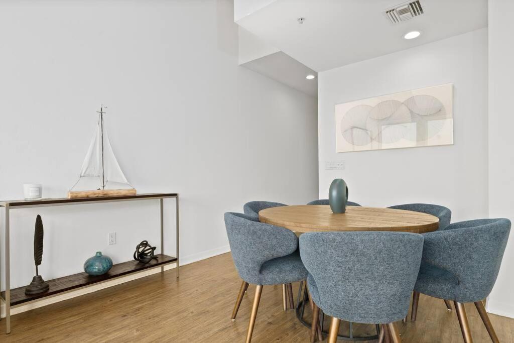Penthouse Waterfront In The Heart Of Mdr/venice/sm Apartment Los Angeles