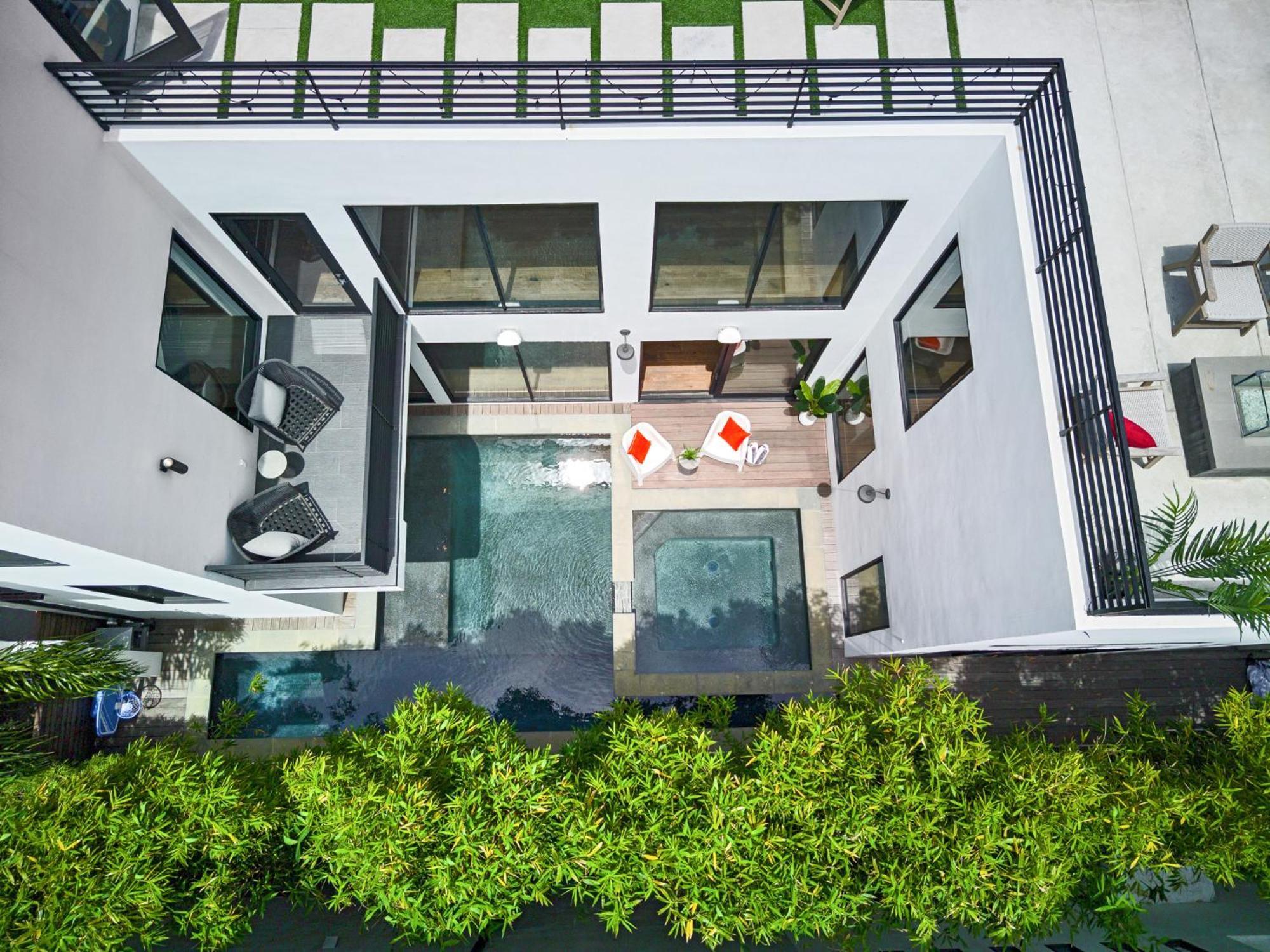 The Palms Pad - 5 Min From - Golf,arcade,sauna Holiday home Los Angeles