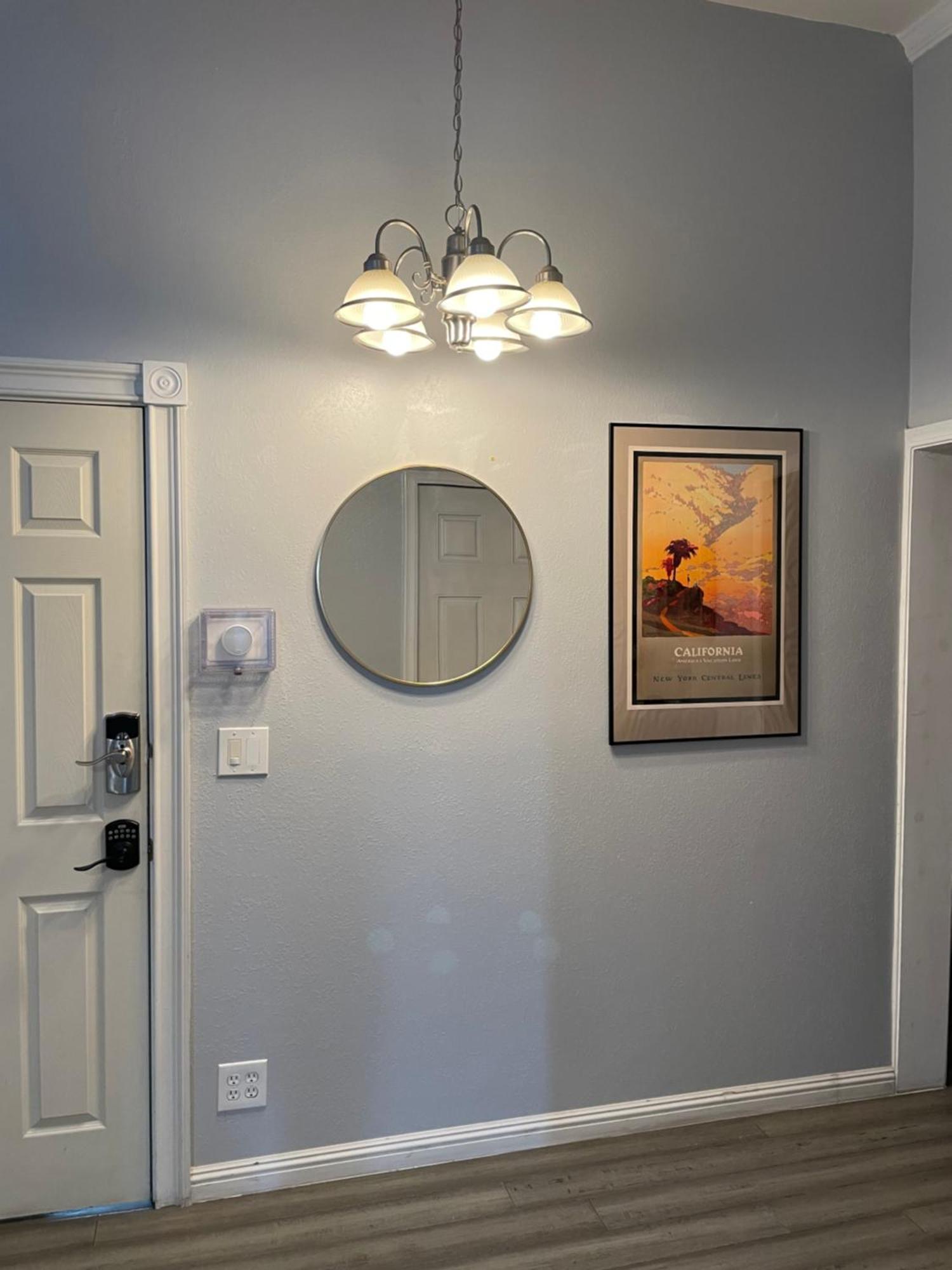 Small Private In With Free Strong Wifi!!! *