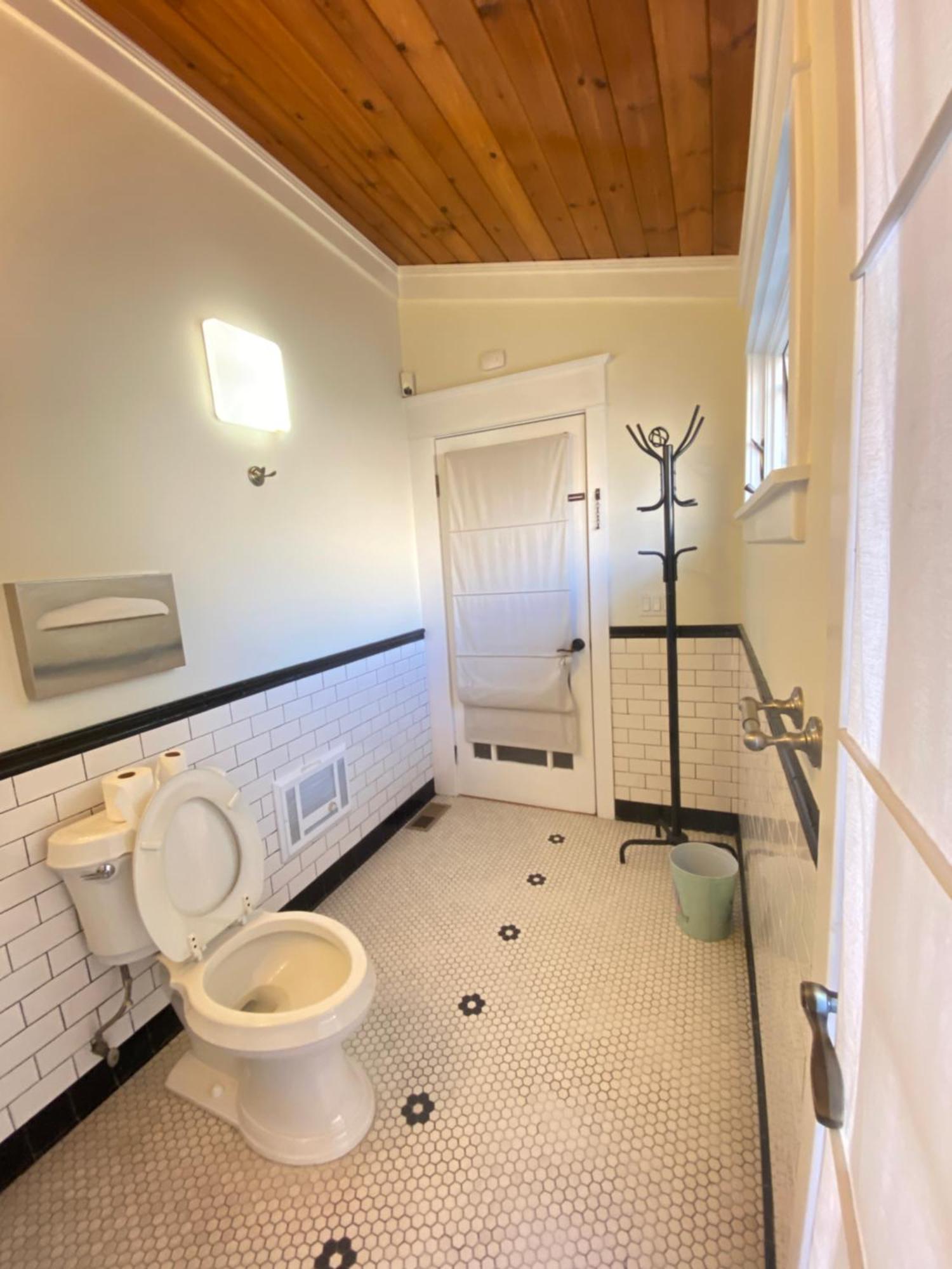 Venice Beach International Traveler Guest house Los Angeles