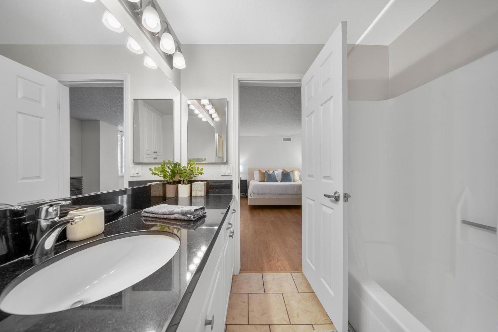 Garnet Glow Full Ocean And Venice View 3br