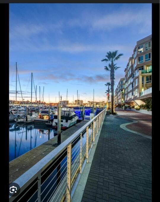 Sleep 7 Ocean View Two Bedroom Venice Beach 5 Min Walk Los Angeles
