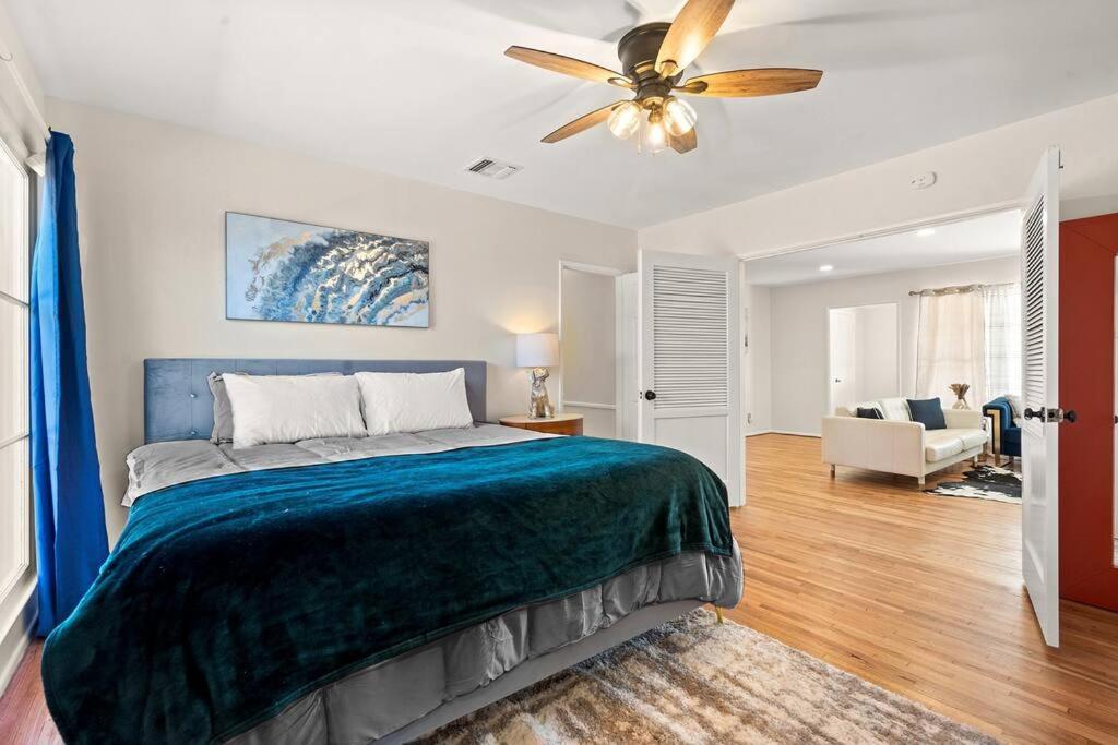 Holiday home West La's Family Or Group Oasis! Beaches/sofi/lax/firepit/bbq/and More! *