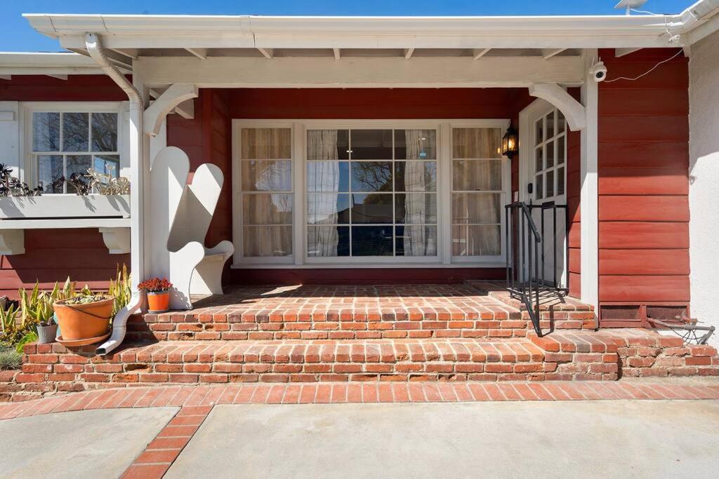 West La's Family Or Group Oasis! Beaches/sofi/lax/firepit/bbq/and More! Holiday home Los Angeles