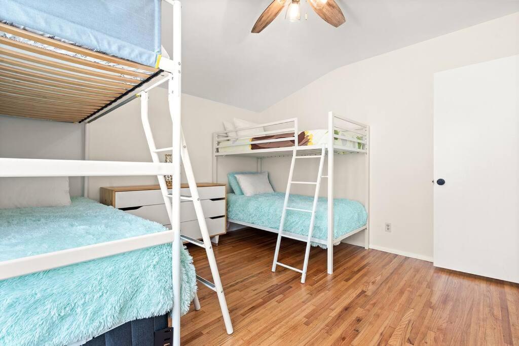West La's Family Or Group Oasis! Beaches/sofi/lax/firepit/bbq/and More! * Los Angeles