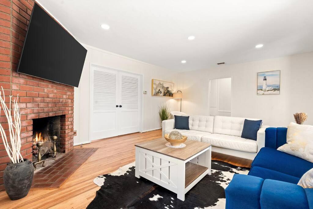 West La's Family Or Group Oasis! Beaches/sofi/lax/firepit/bbq/and More!