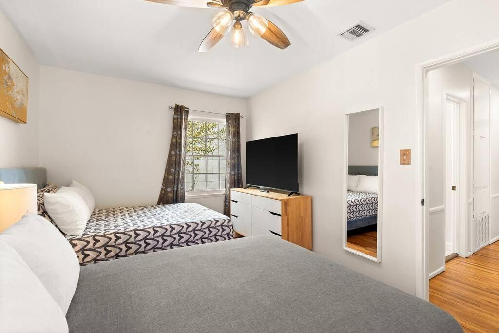 West La's Family Or Group Oasis! Beaches/sofi/lax/firepit/bbq/and More! Los Angeles