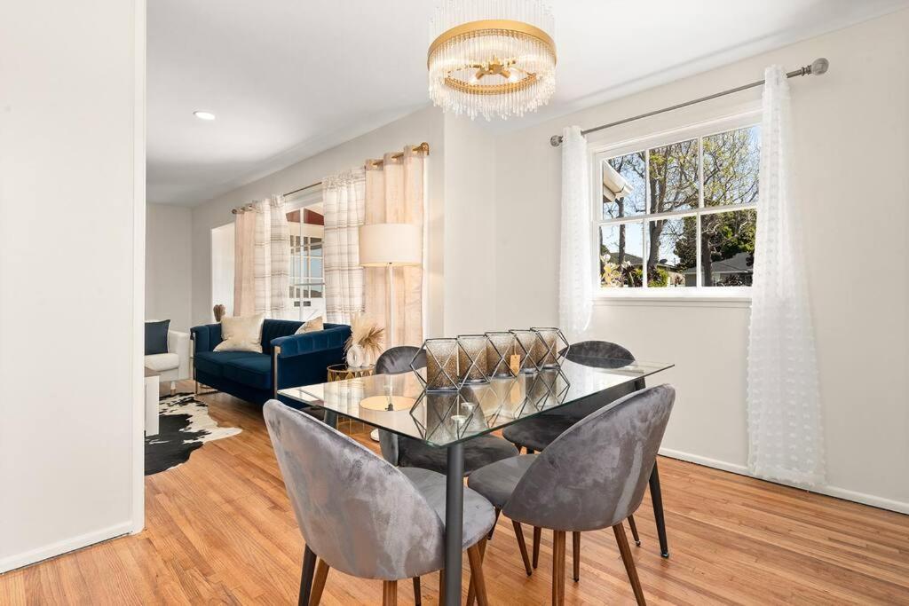 West La's Family Or Group Oasis! Beaches/sofi/lax/firepit/bbq/and More! * Los Angeles