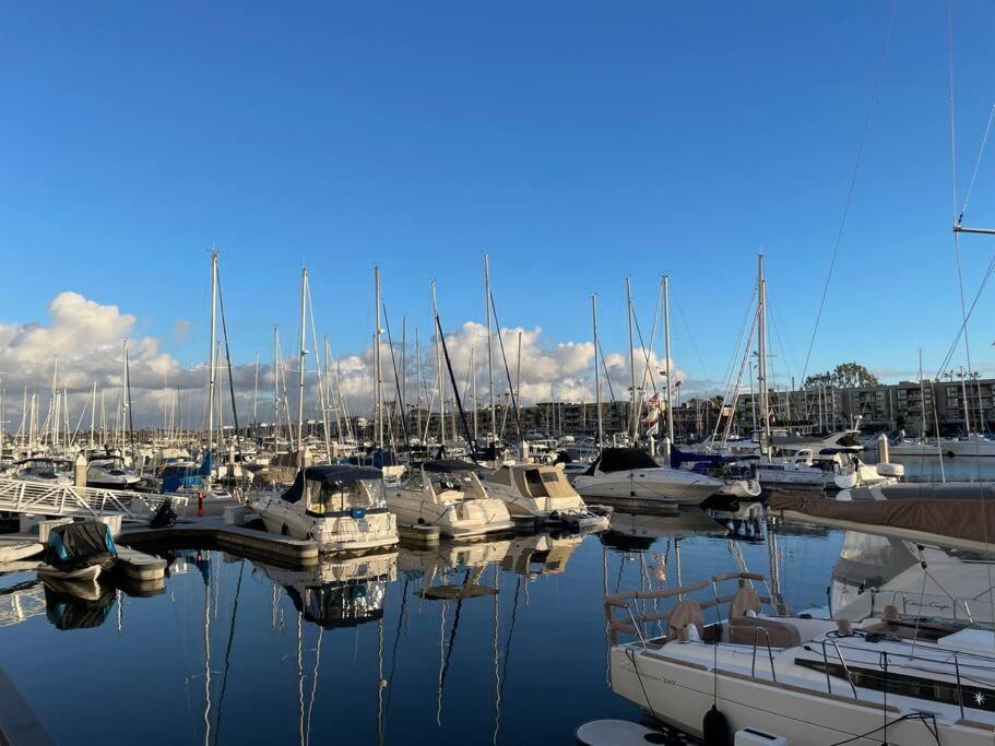 Apartment Mesmerizing Marina Vista: Luxe 3-bedroom W/ Pool Los Angeles