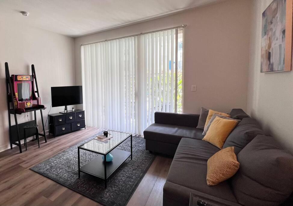 Mdr 2 Bd 2ba Oasis Poolview,spa,gym *