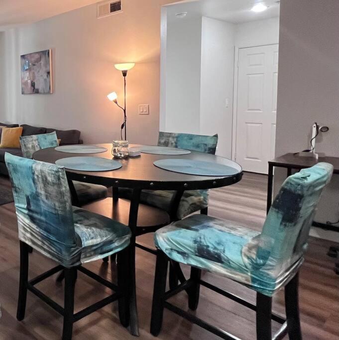 Mdr 2 Bd 2ba Oasis Poolview,spa,gym Apartment