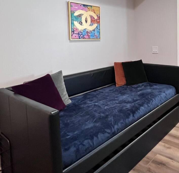 Mdr 2 Bd 2ba Oasis Poolview,spa,gym