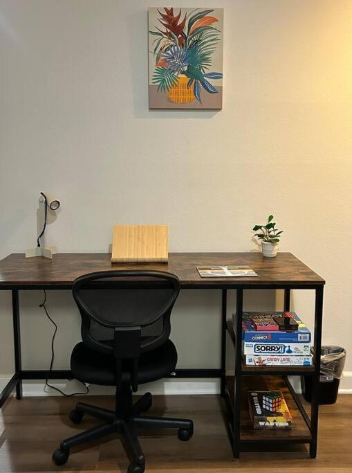 Mdr 2 Bd 2ba Oasis Poolview,spa,gym Apartment *