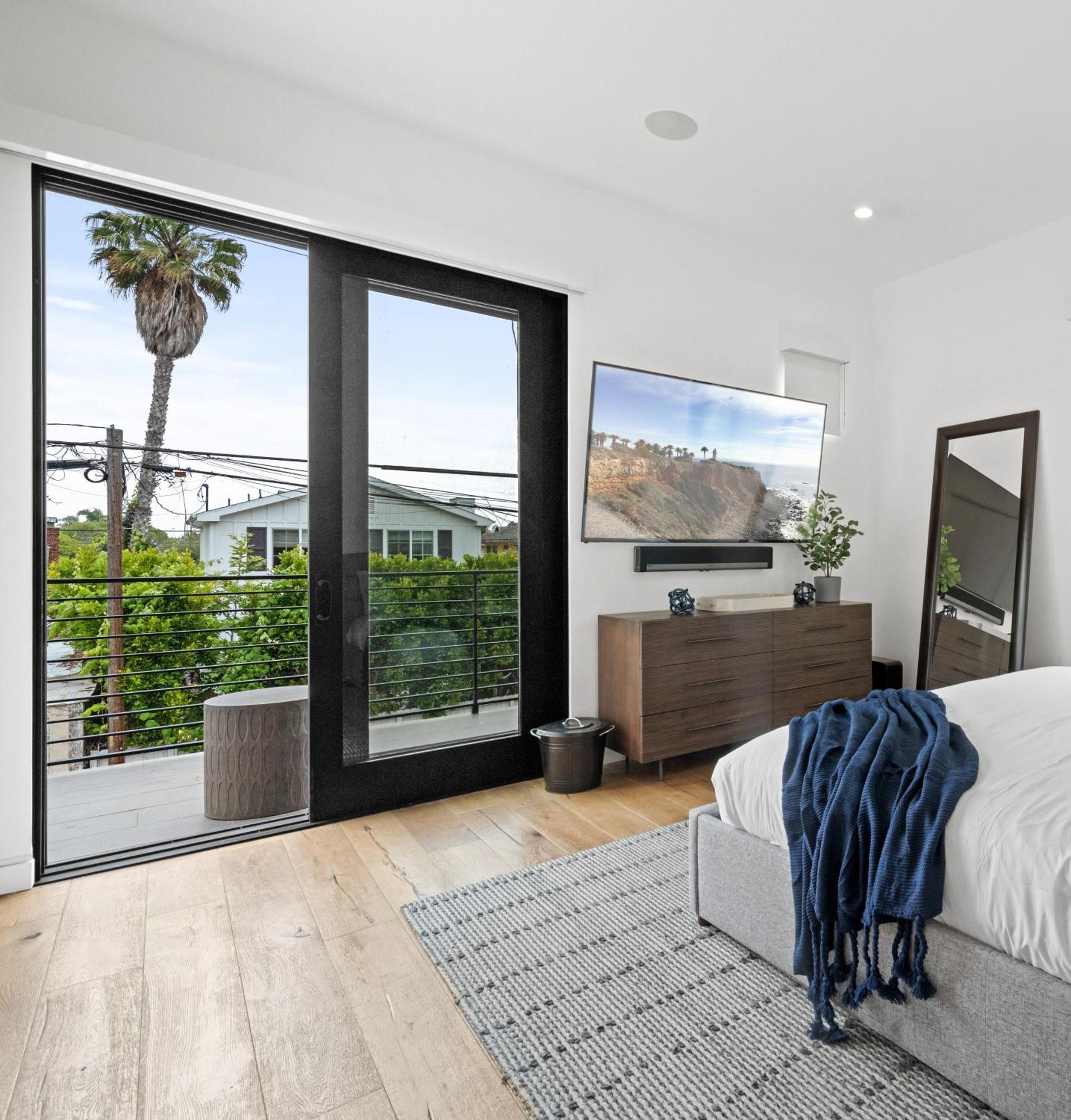 The Palms Pad - 5 Min From - Golf,arcade,sauna Holiday home