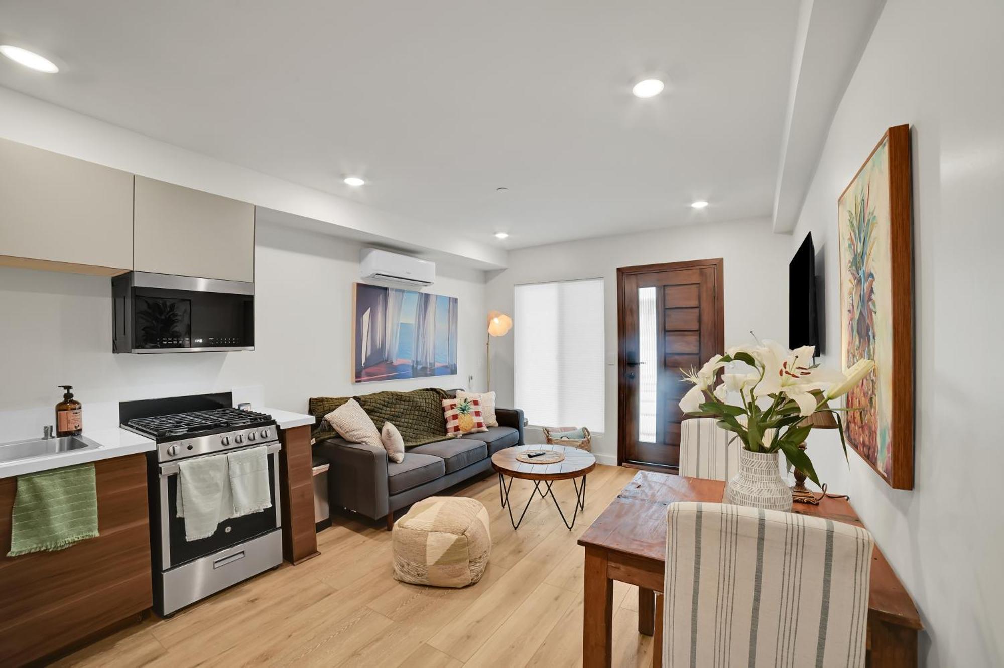 Casa de férias Brand New Chic-nest In Prime Location Los Angeles