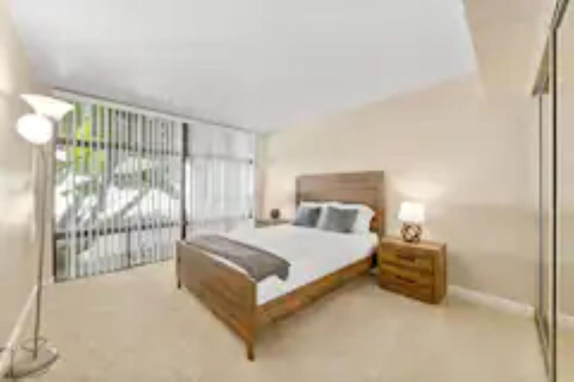 Apartment Mesmerizing Marina Vista: Luxe 3-bedroom W/ Pool Los Angeles