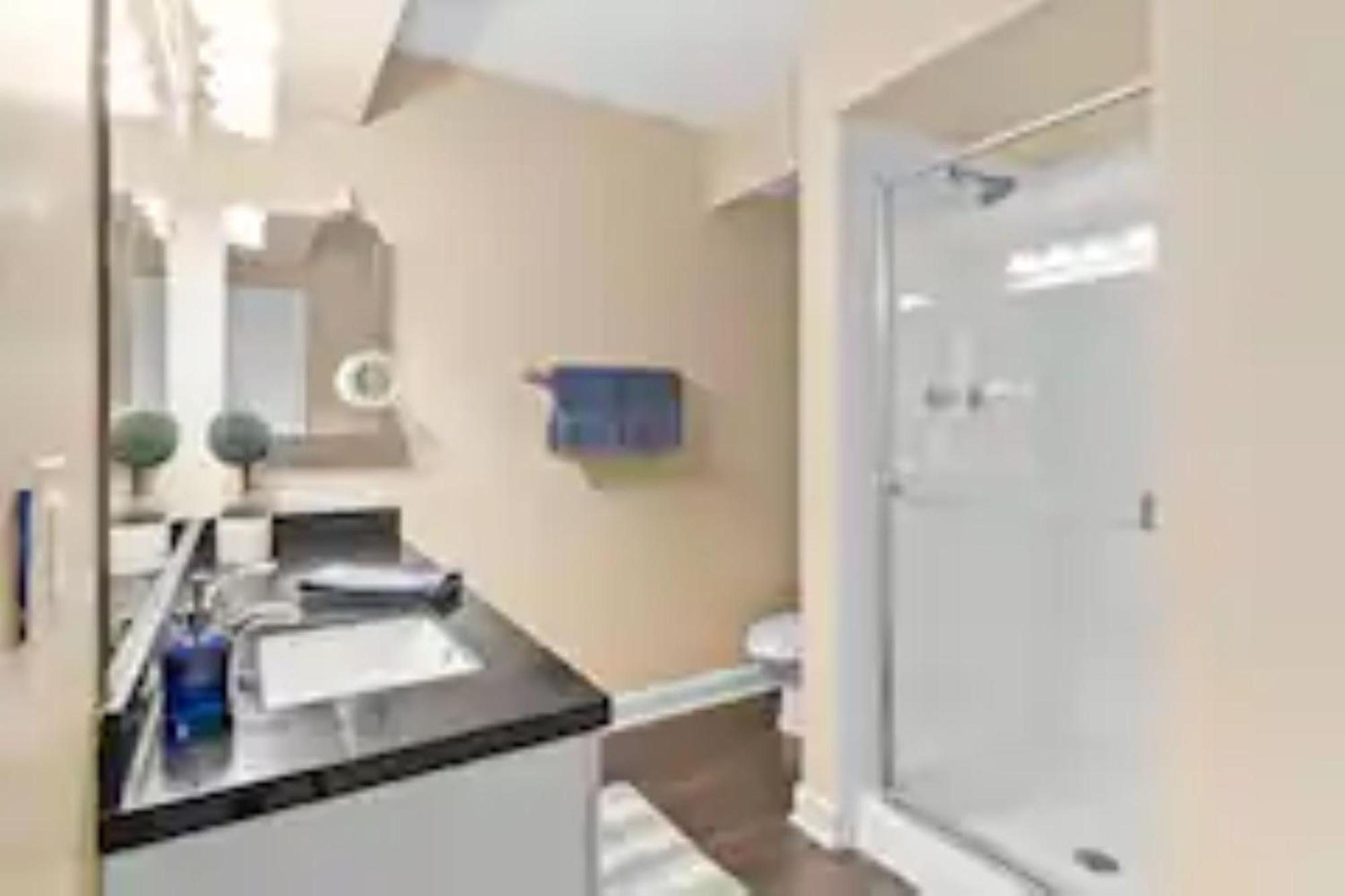 Apartment Mesmerizing Marina Vista: Luxe 3-bedroom W/ Pool Los Angeles