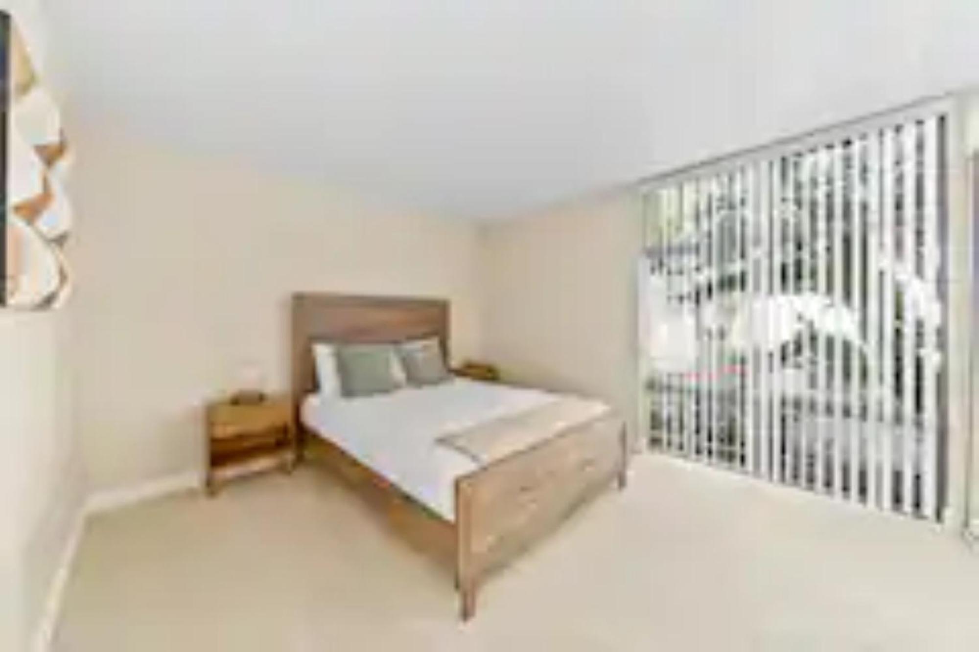 Mesmerizing Marina Vista: Luxe 3-bedroom W/ Pool * Los Angeles