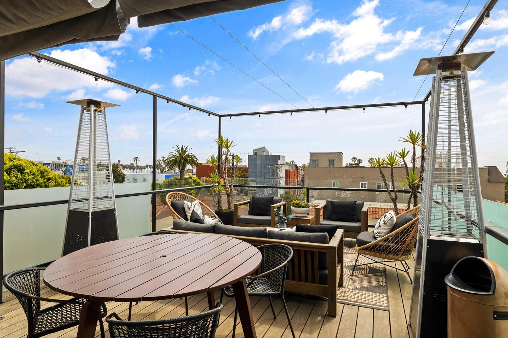 Venice Rooftop 5bd 4 Bt Steps From The Beach *