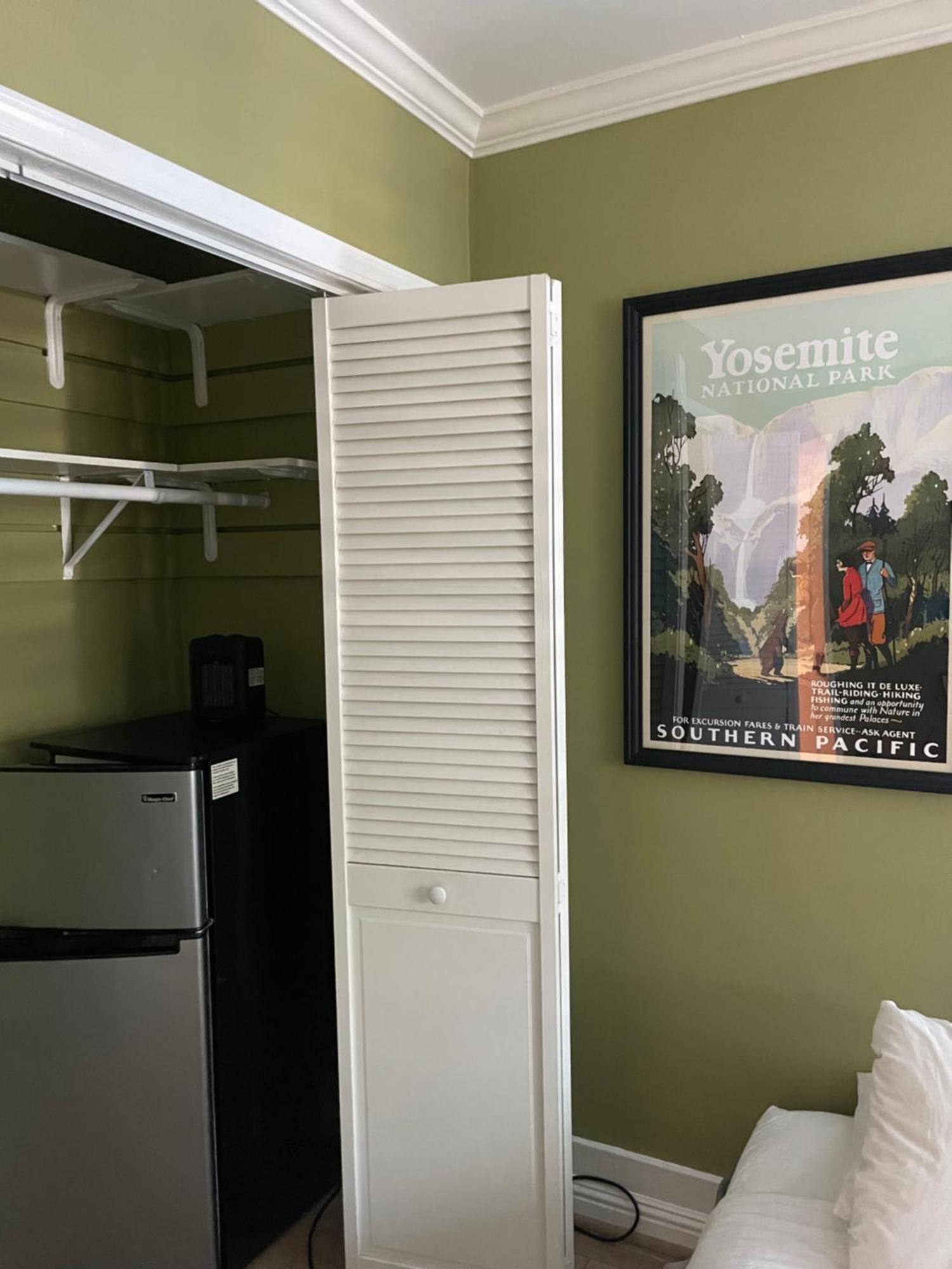 Small Private In With Free Strong Wifi!!!
